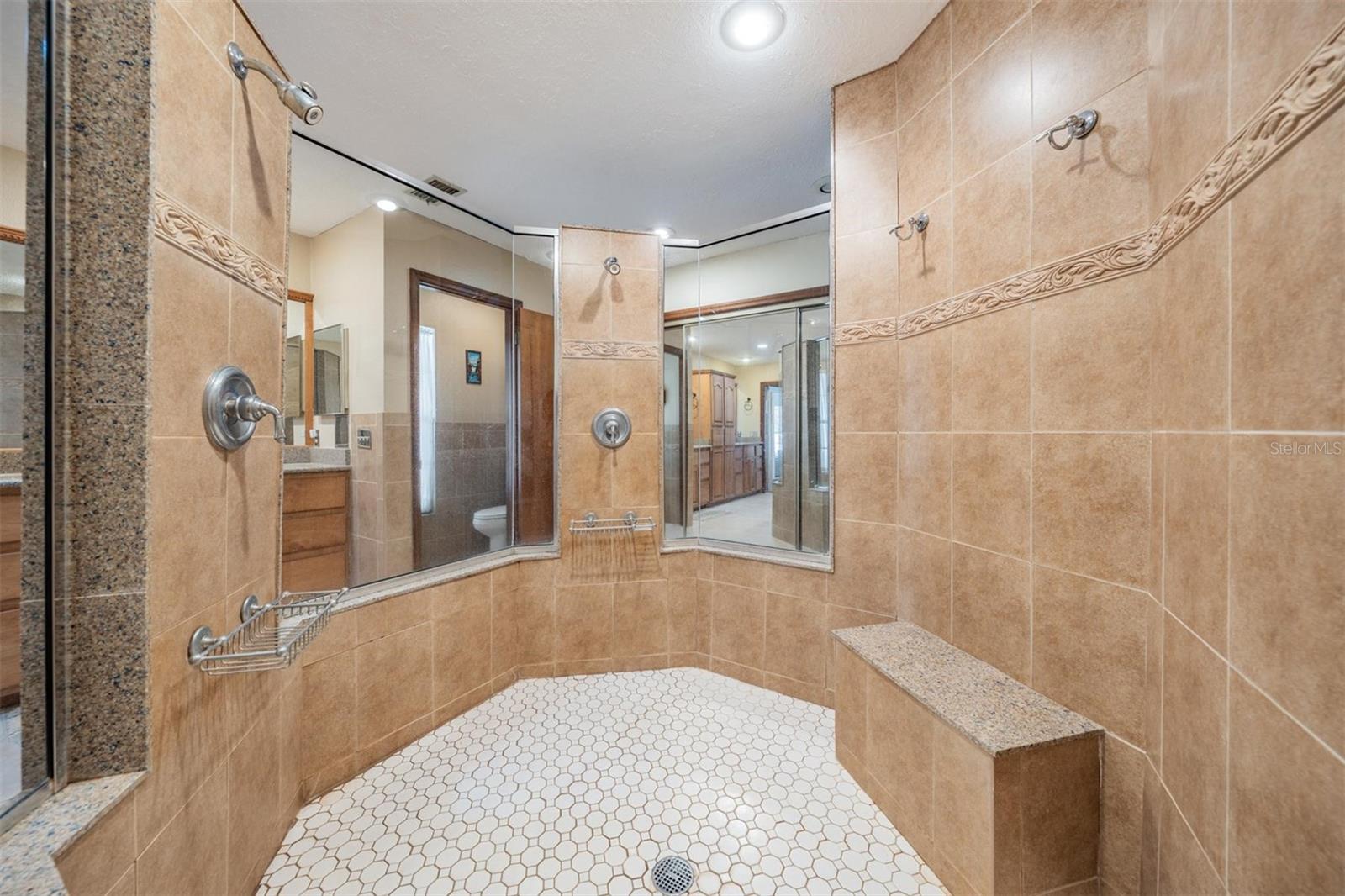 PEMBERTON CREEK - Residential