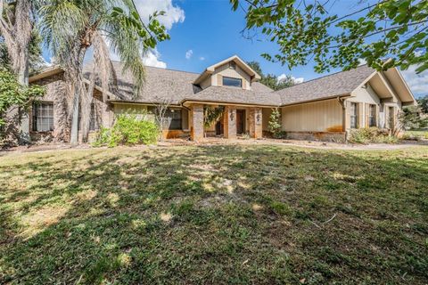 Photo of 2703 Pemberton Creek Drive, Seffner, FL 33584 (MLS # TB8440679)