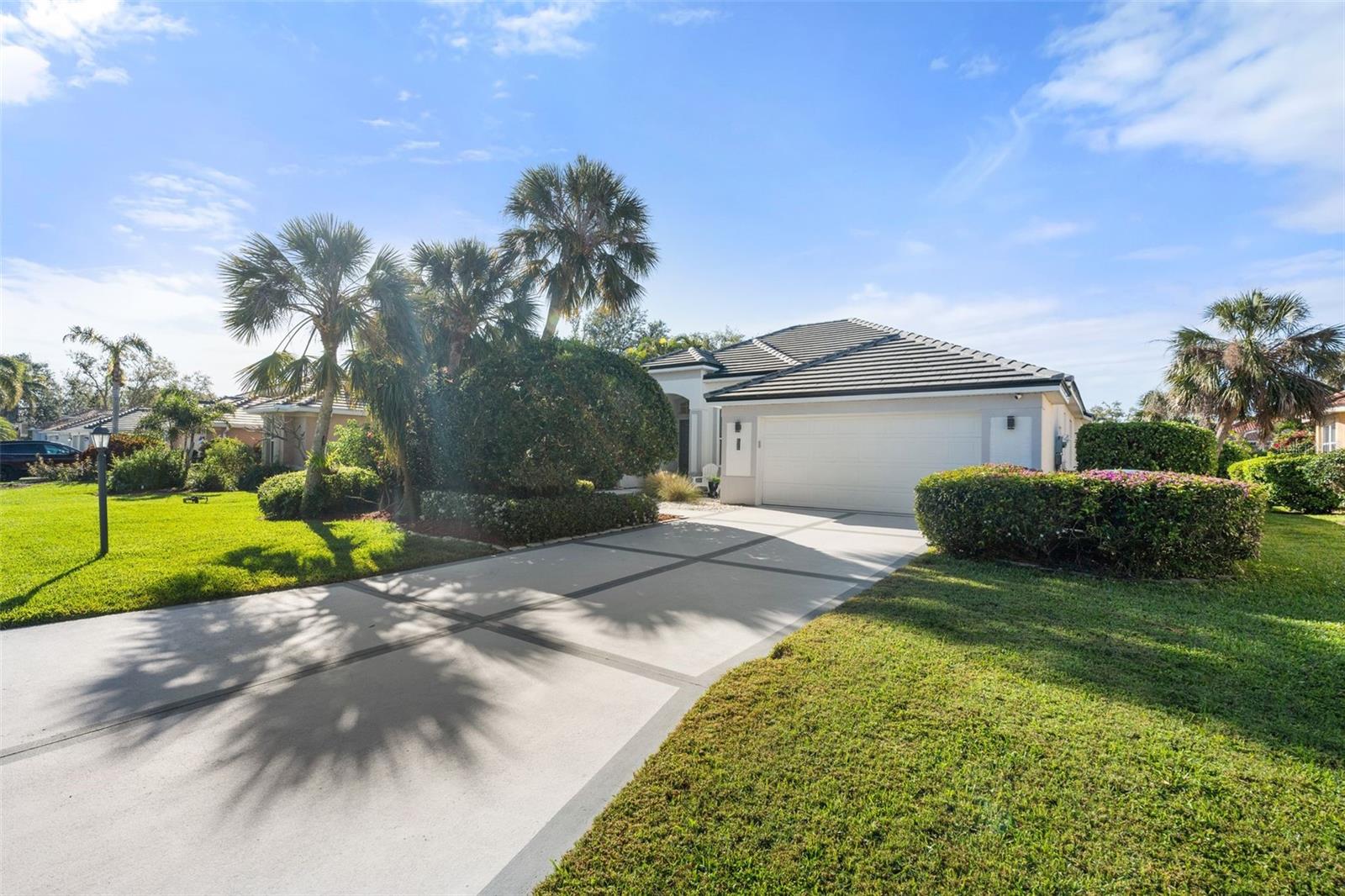 826 OAK BRIAR LANE