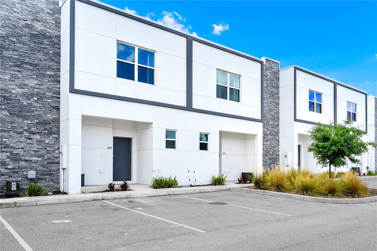 352 FAMAGUSTA DRIVE