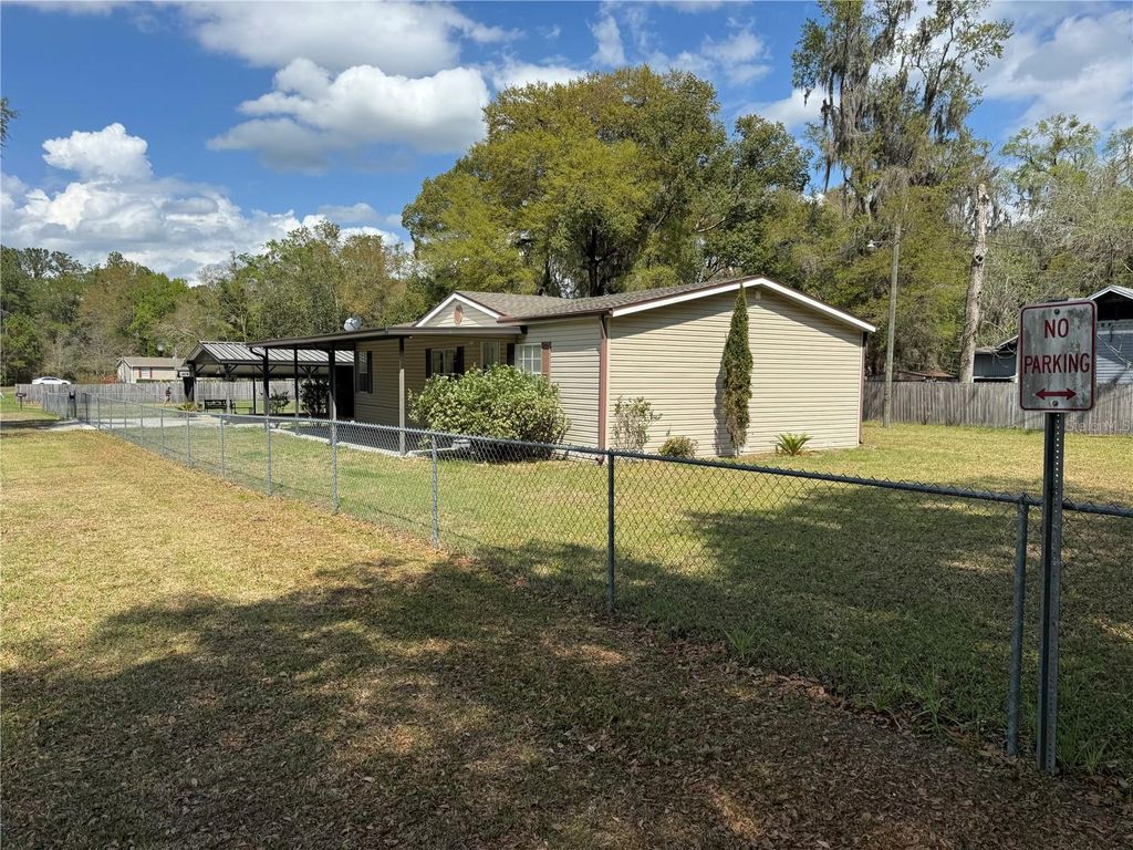 Photo of 14370 NE 150th Avenue, Waldo, FL 32694 (MLS # GC538500)