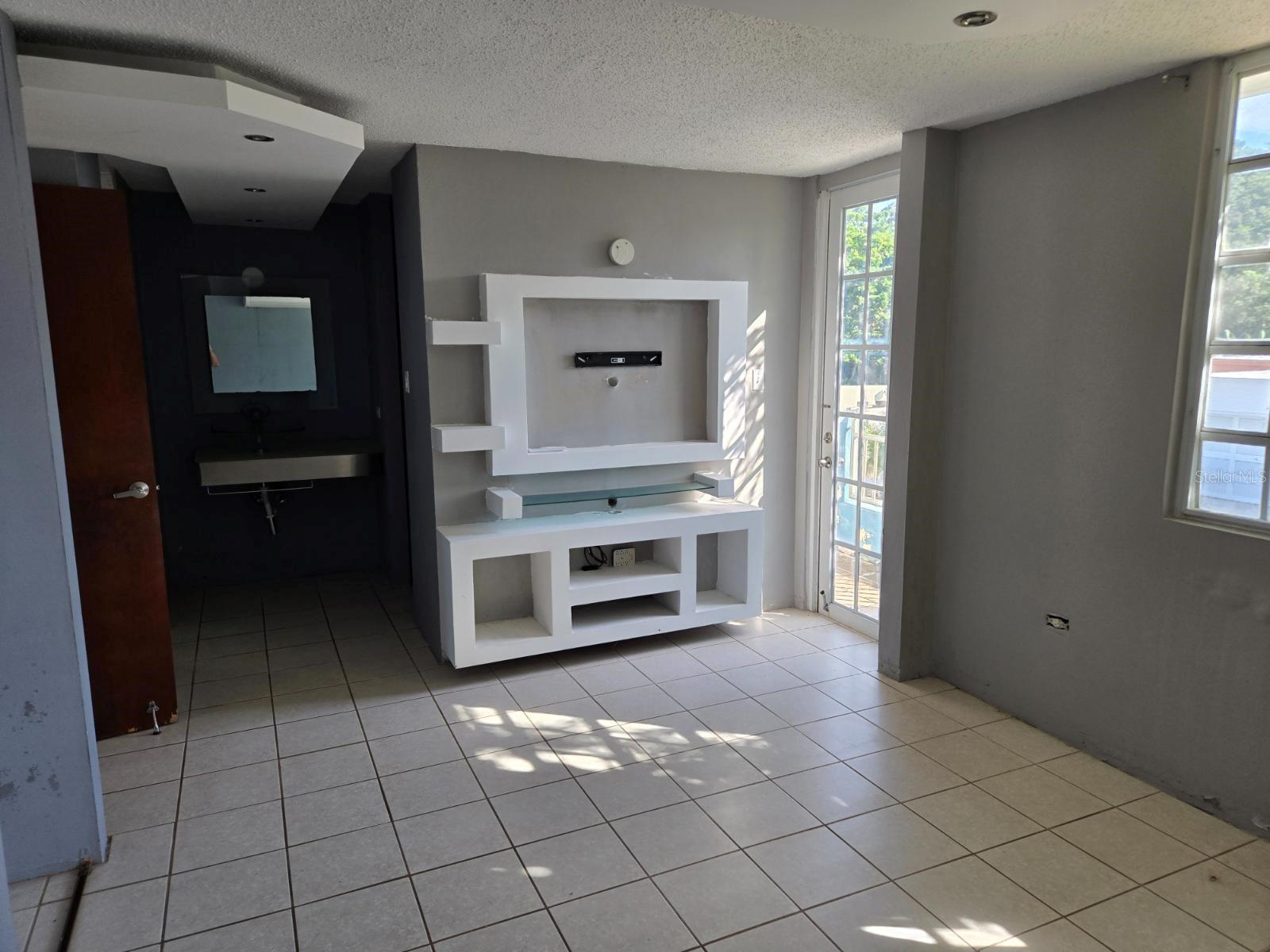 RIVER VALLEY - Residential