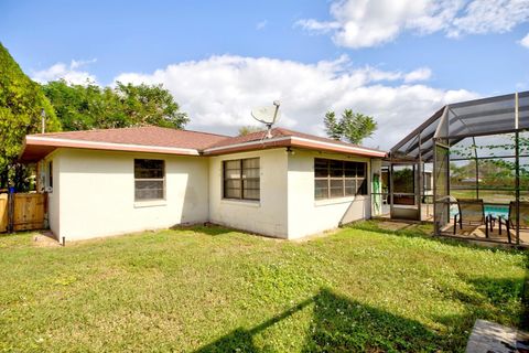 A home in SEBRING