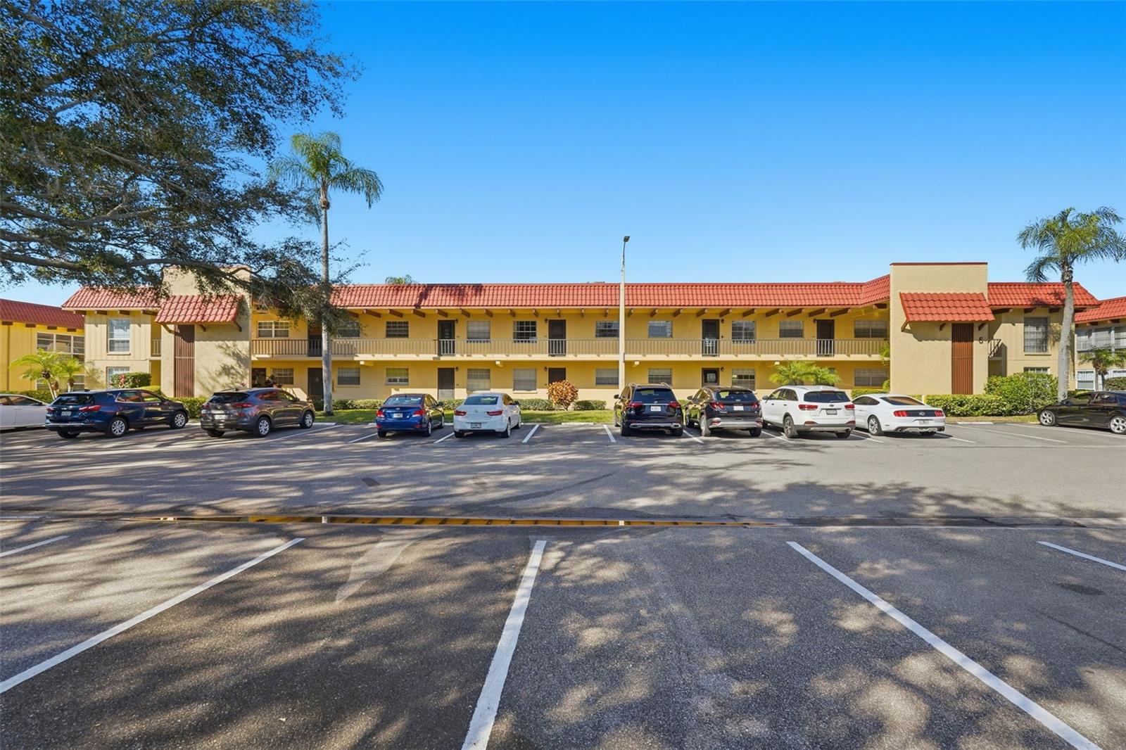 PENNWOOD MANOR - Residential