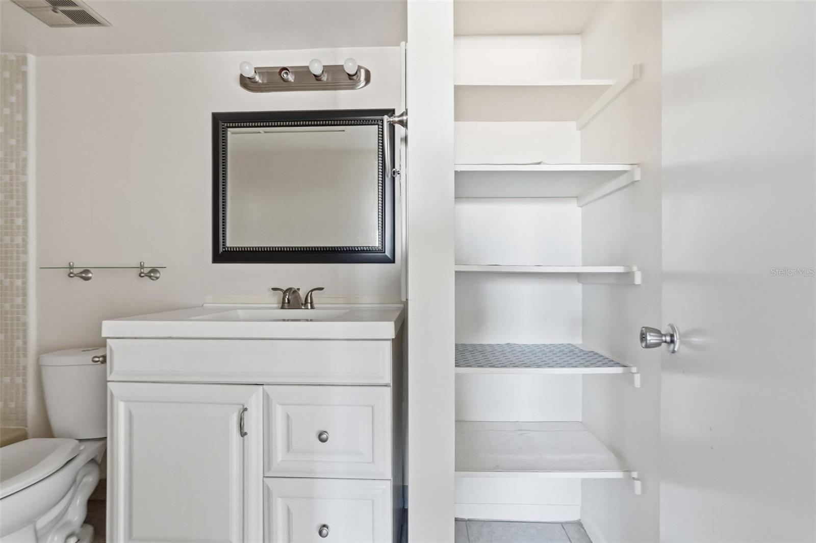 PENNWOOD MANOR - Residential