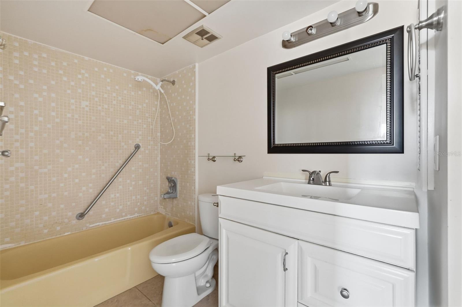 PENNWOOD MANOR - Residential