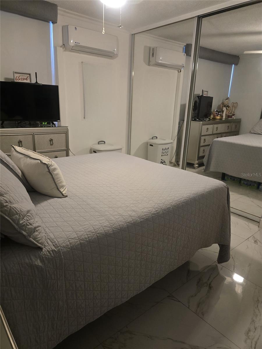 COND. GOLDEN TOWER - Residential