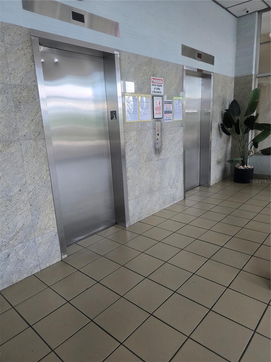 COND. GOLDEN TOWER - Residential