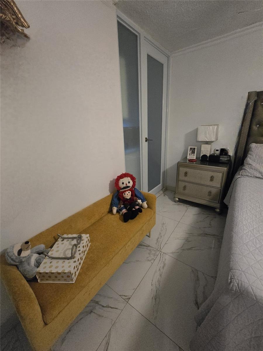 COND. GOLDEN TOWER - Residential