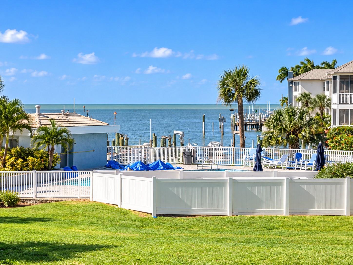1100 PINELLAS BAYWAY S G2