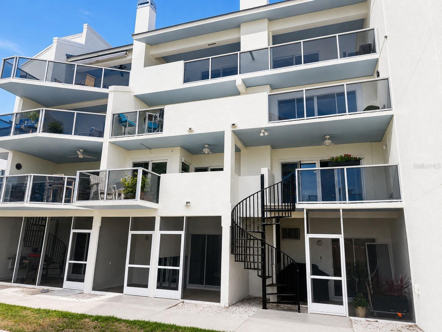 1100 PINELLAS BAYWAY S G2