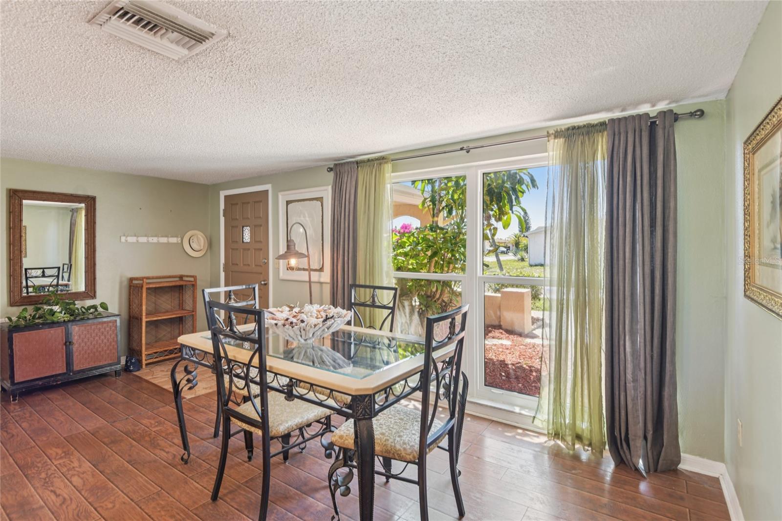 HOLIDAY LAKE ESTATES - Residential