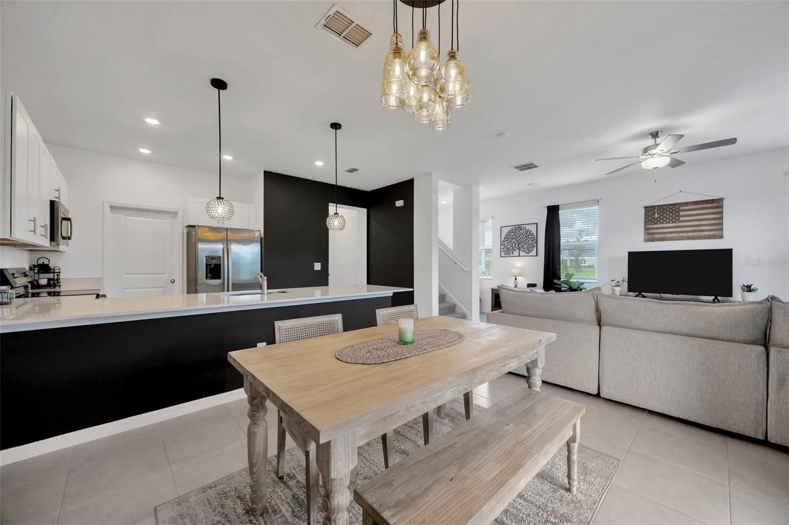 TOWNHOMES OF ANGELINE - Residential Lease