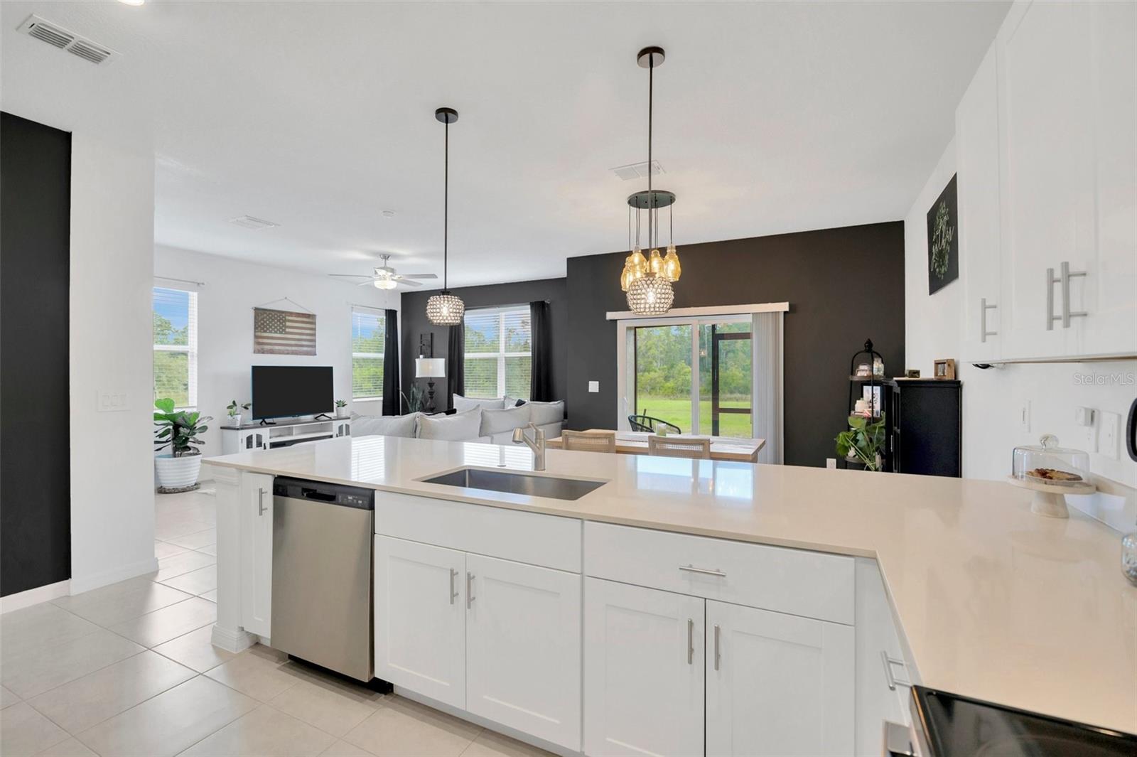 TOWNHOMES OF ANGELINE - Residential Lease