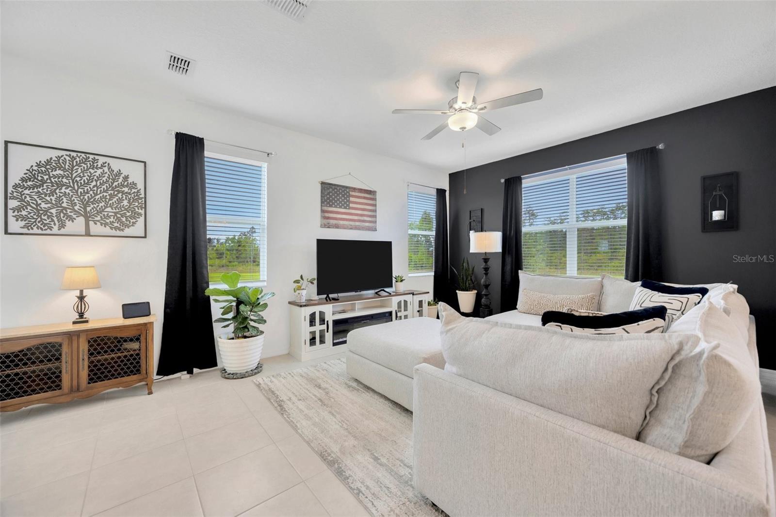 TOWNHOMES OF ANGELINE - Residential Lease