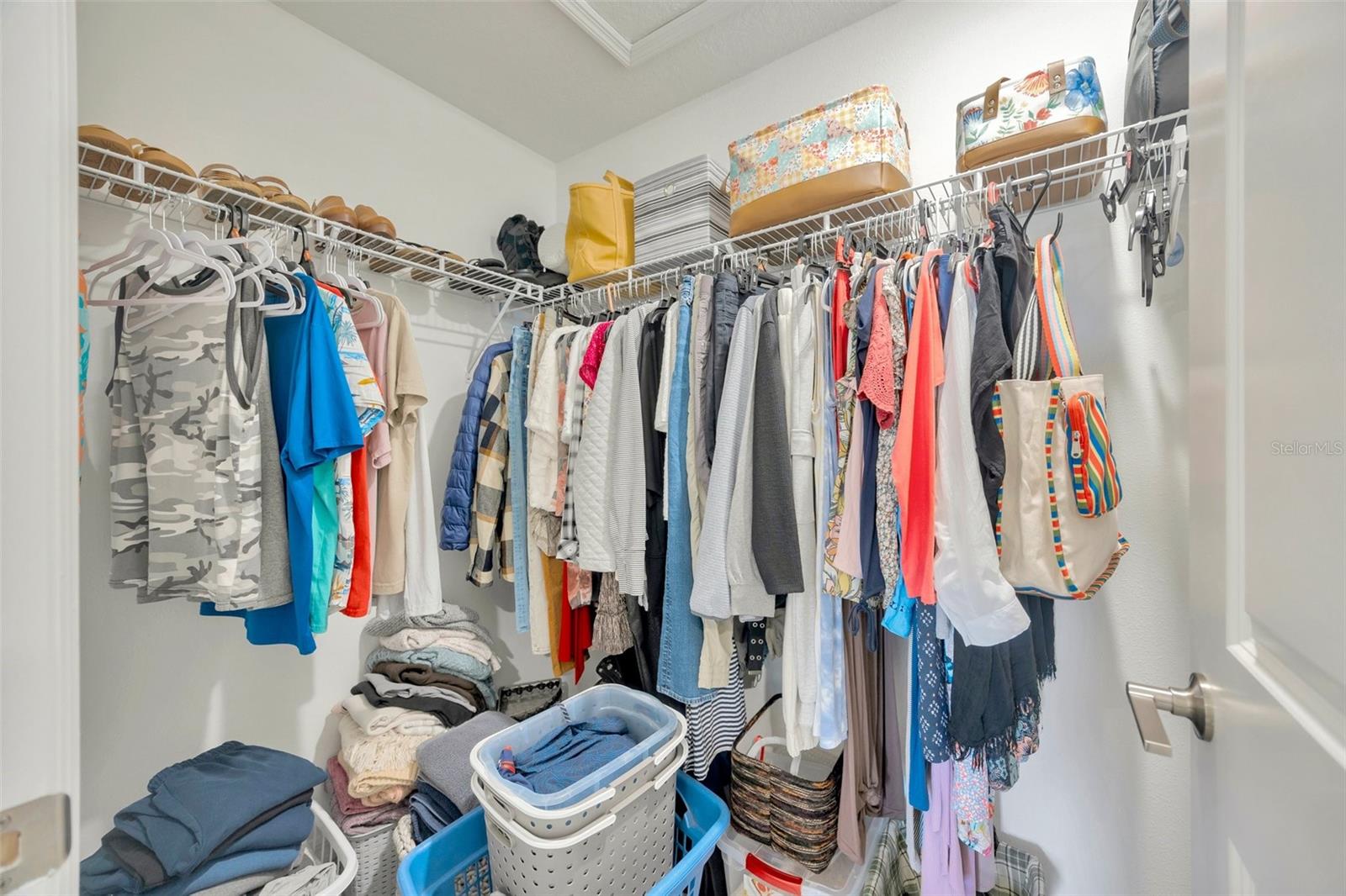 TOWNHOMES OF ANGELINE - Residential Lease