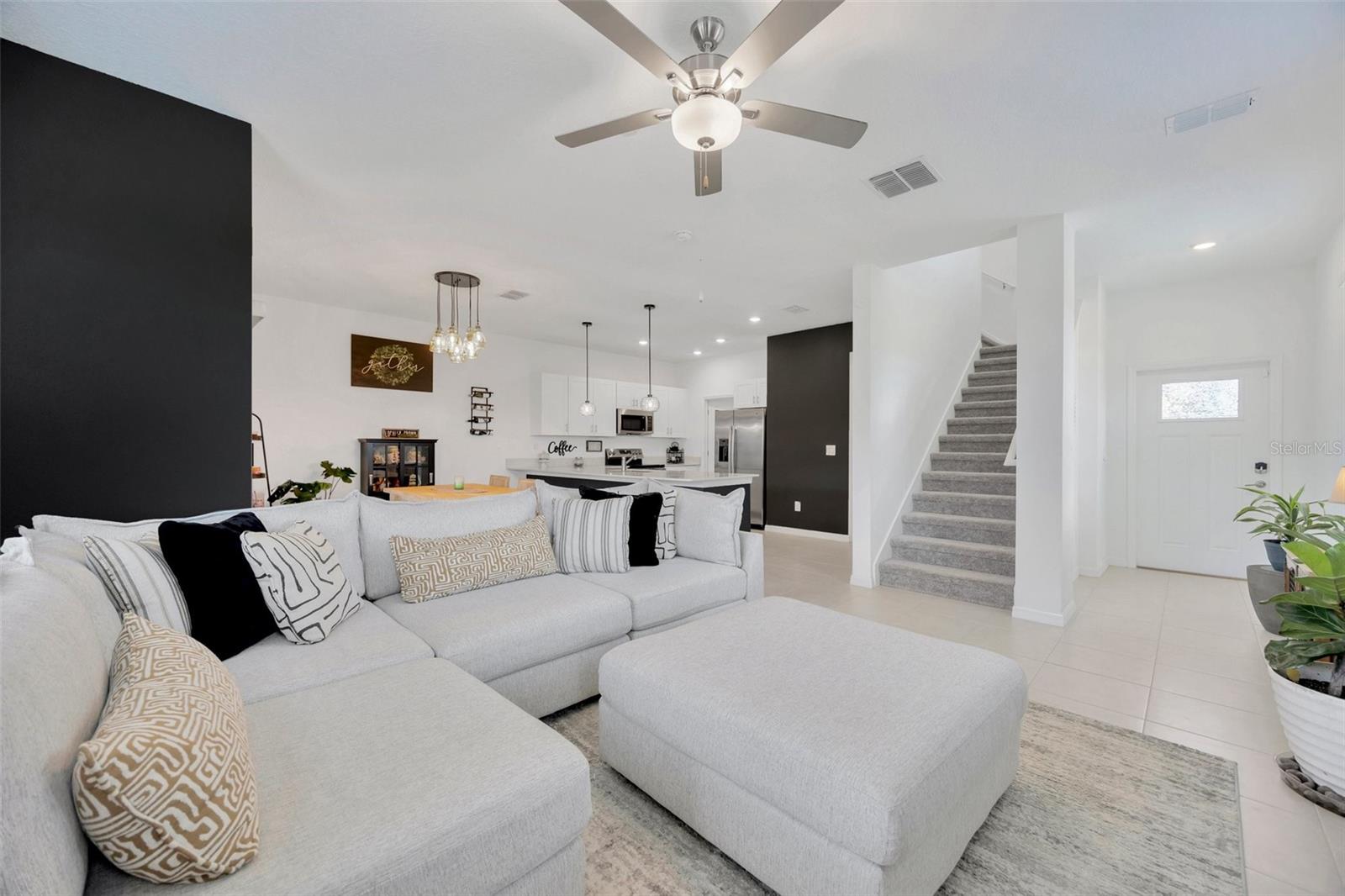 TOWNHOMES OF ANGELINE - Residential Lease