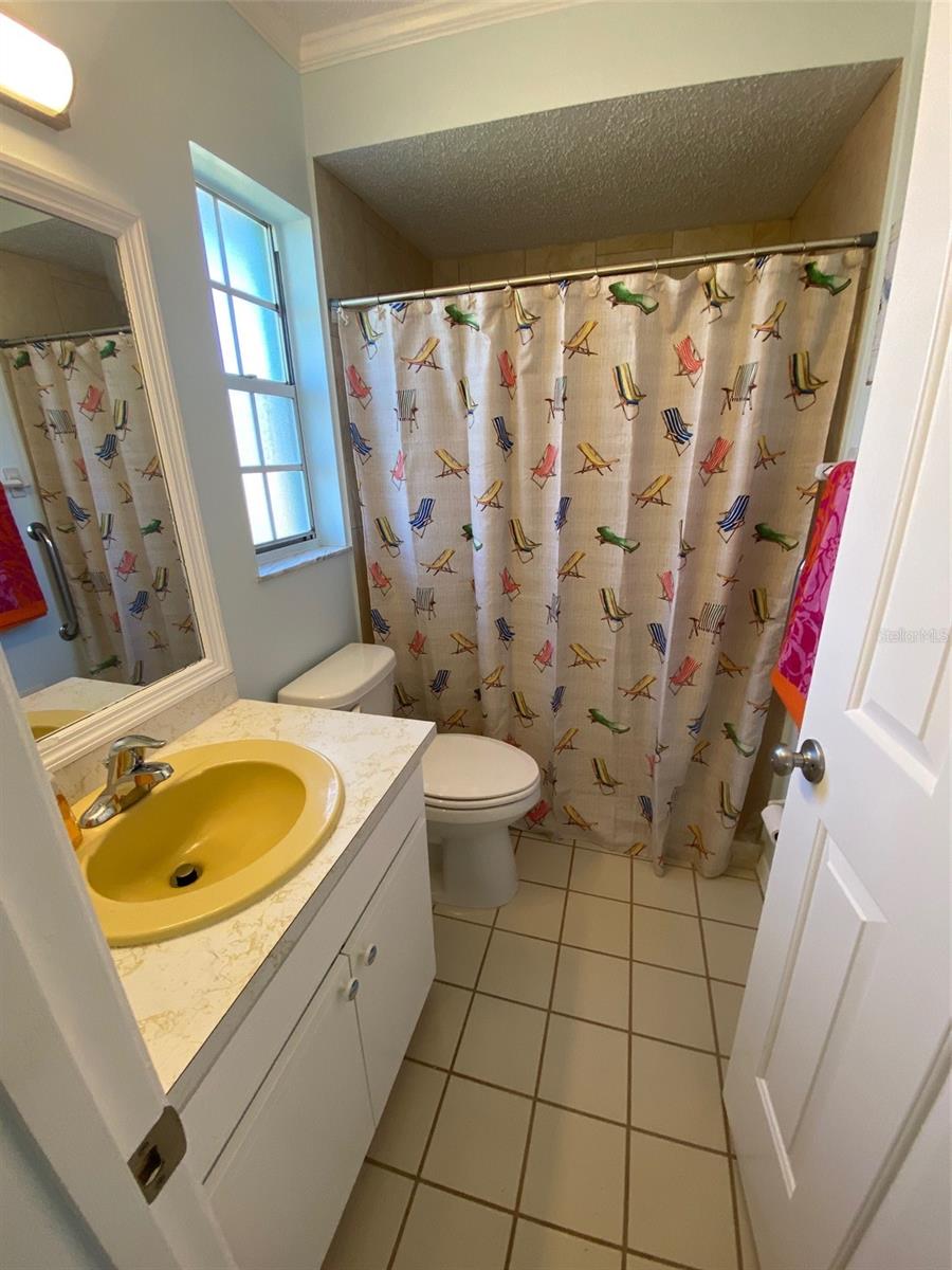 SOUTH VENICE - Residential Lease
