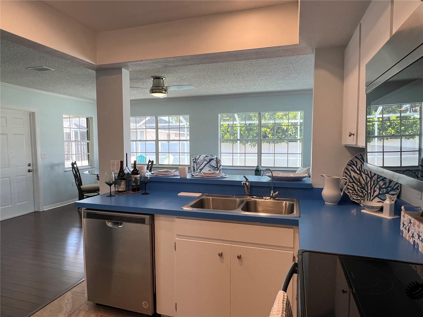 SOUTH VENICE - Residential Lease