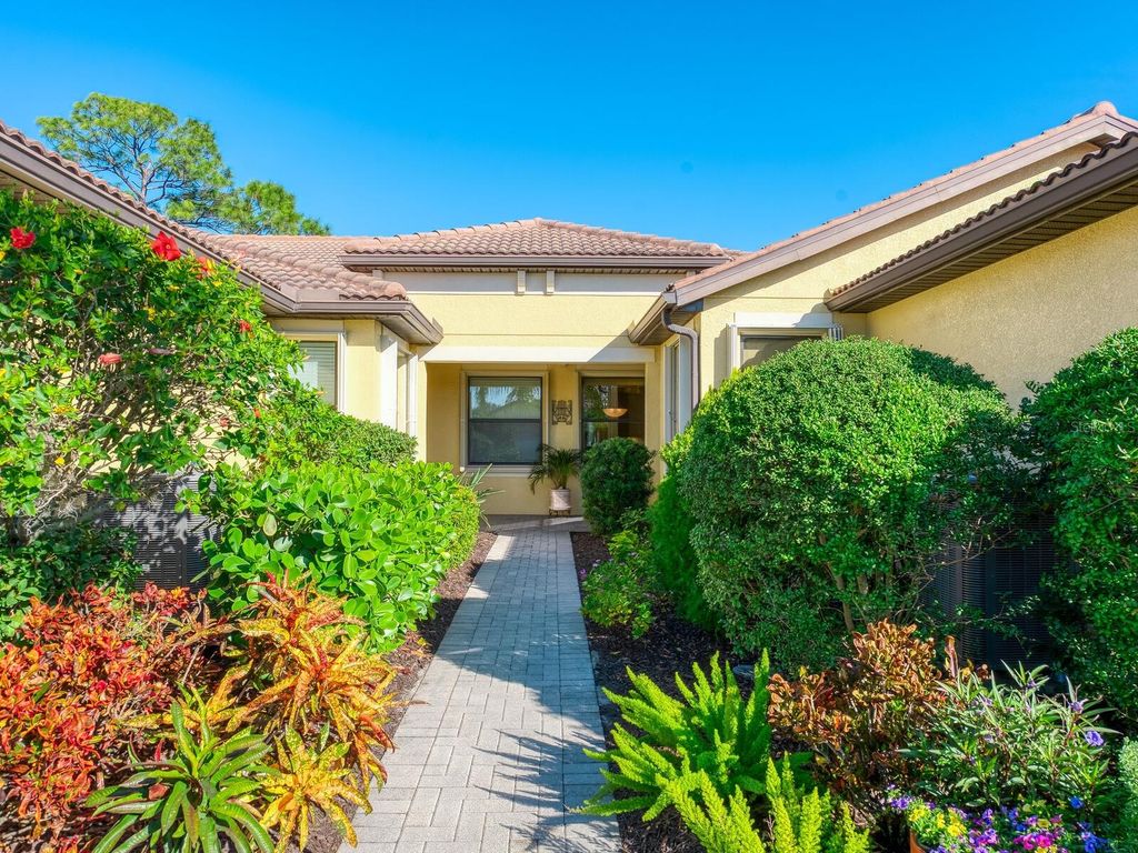 Photo of 11090 Campazzo Drive, Venice, FL 34292 (MLS # N6142034)