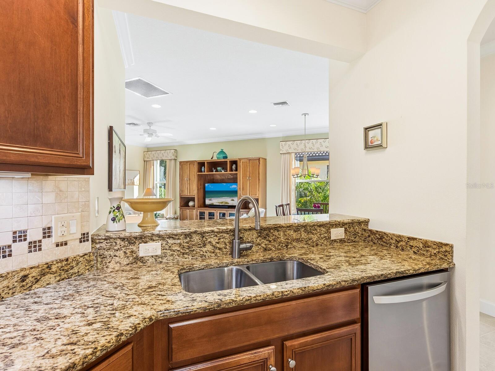 VENETIAN FALLS PH 3 - Residential