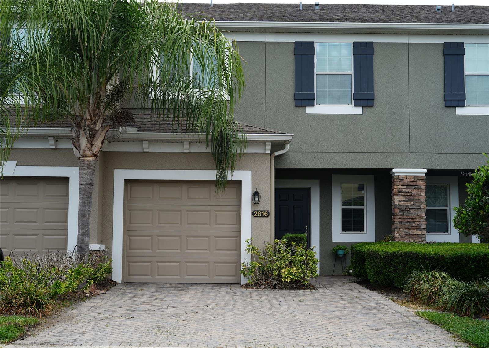 RIVERVIEW TWNHMS PH II - Residential Lease