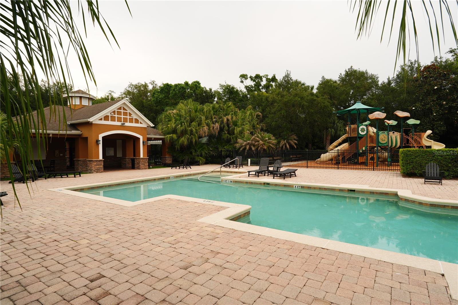RIVERVIEW TWNHMS PH II - Residential Lease