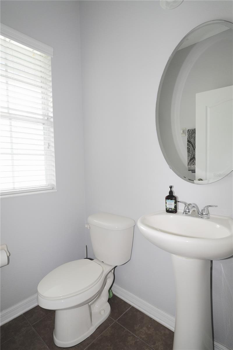 RIVERVIEW TWNHMS PH II - Residential Lease