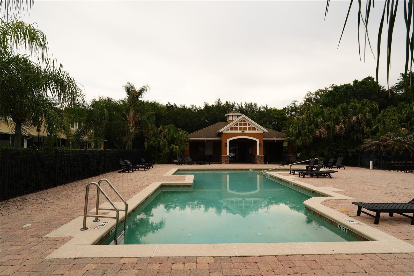 RIVERVIEW TWNHMS PH II - Residential Lease