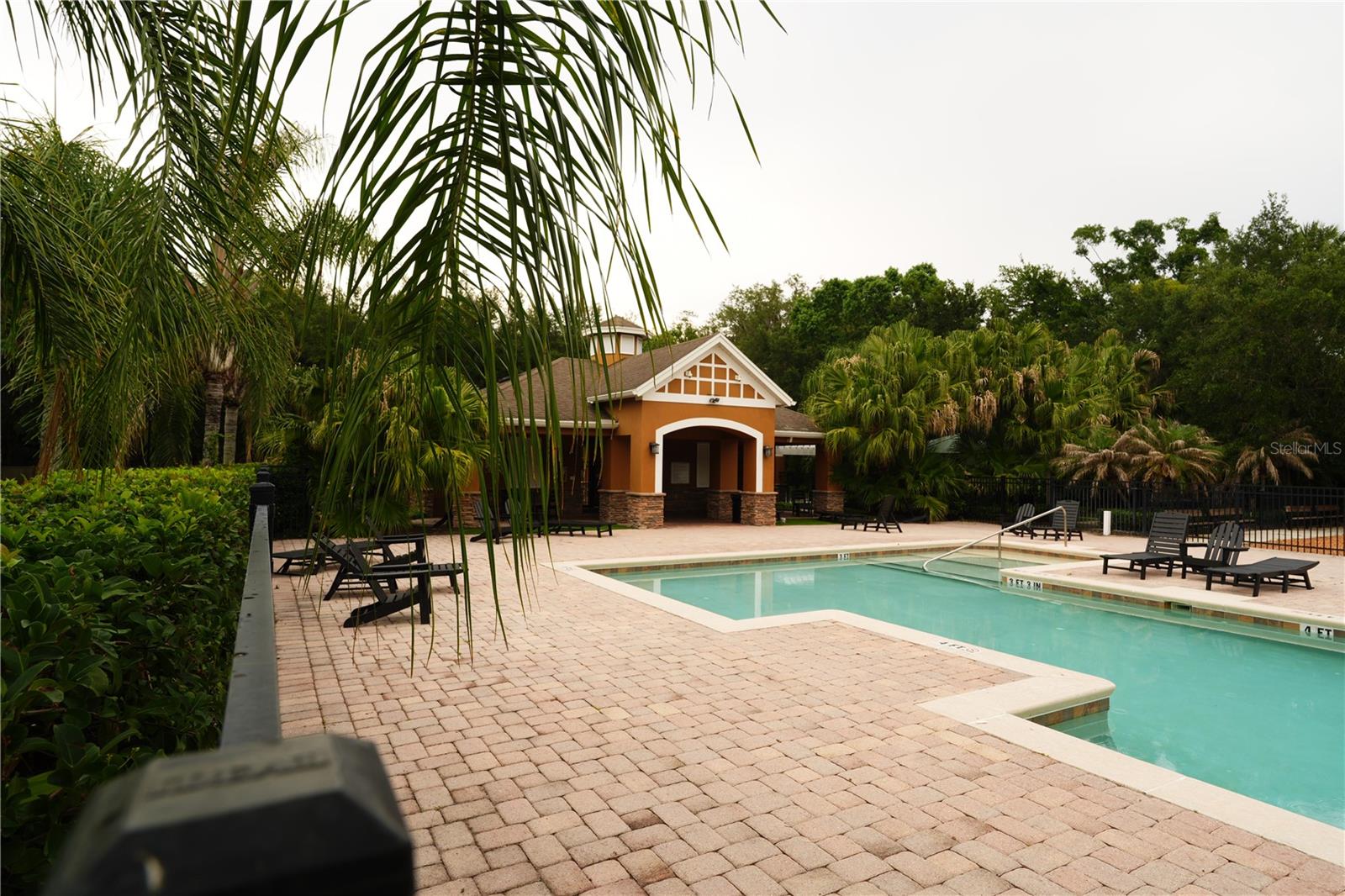 RIVERVIEW TWNHMS PH II - Residential Lease
