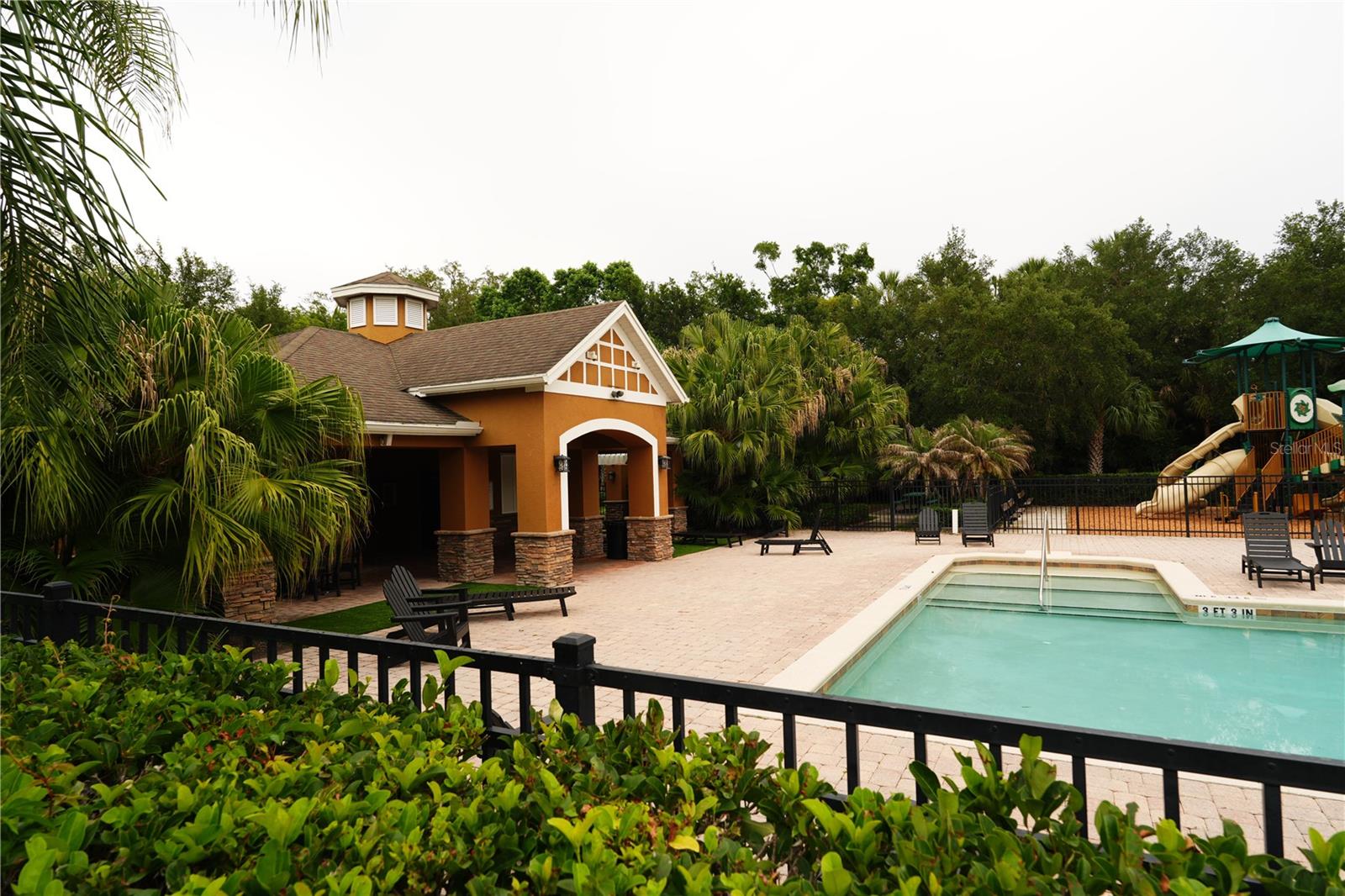 RIVERVIEW TWNHMS PH II - Residential Lease