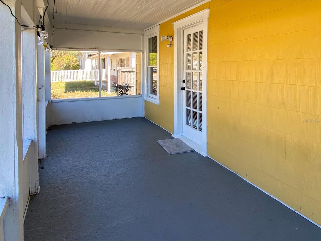 Photo of 1466 30th Avenue N, St Petersburg, FL 33704 (MLS # TB8483071)