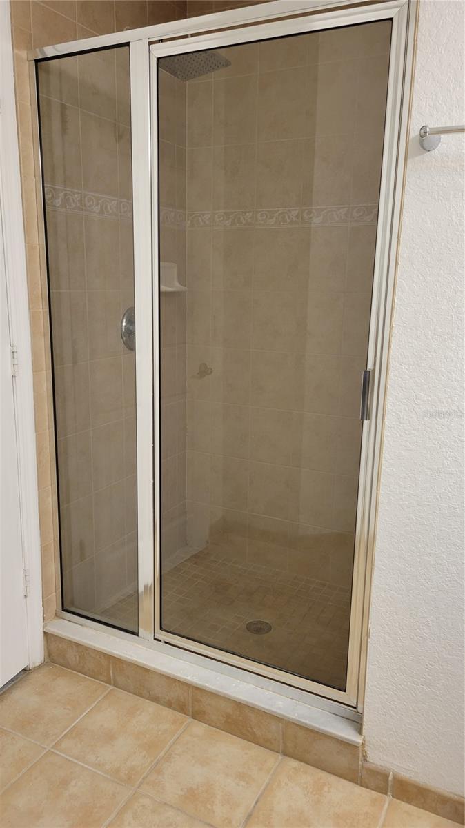 BROADWAY PROMENADE - Residential Lease