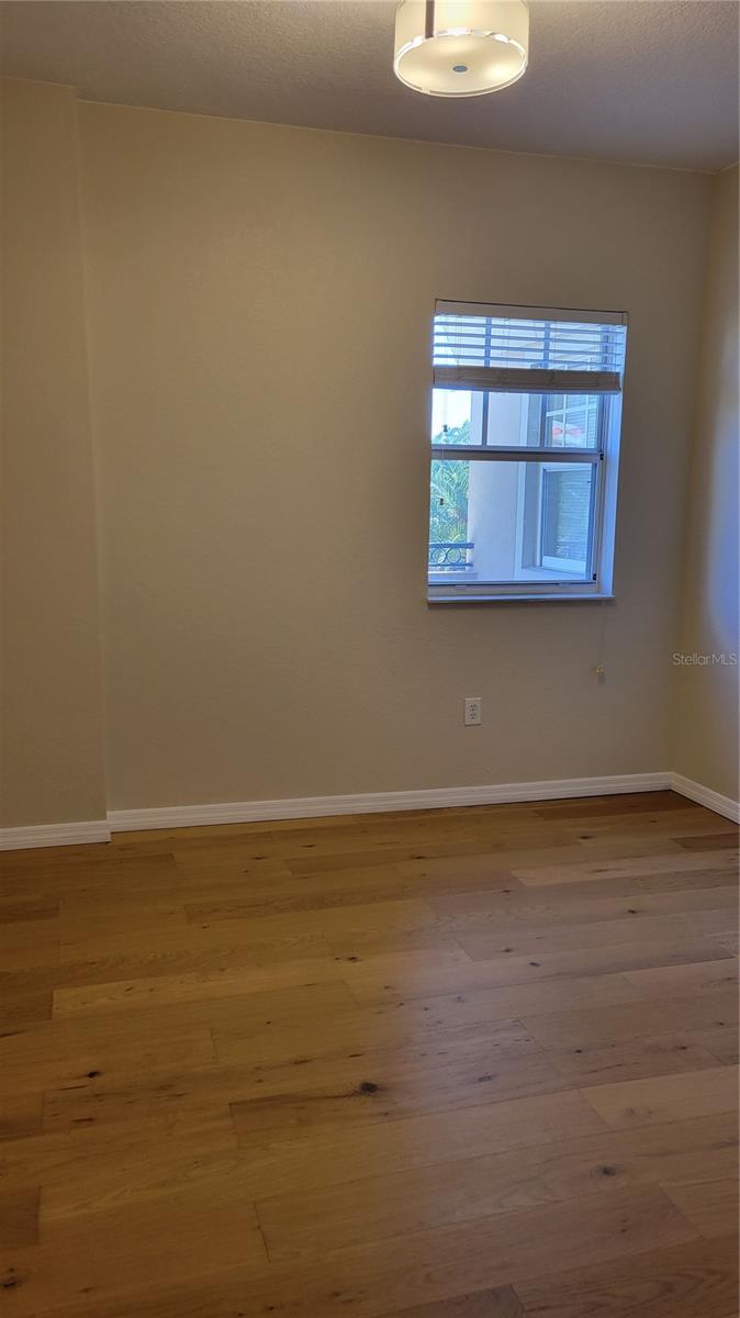 BROADWAY PROMENADE - Residential Lease