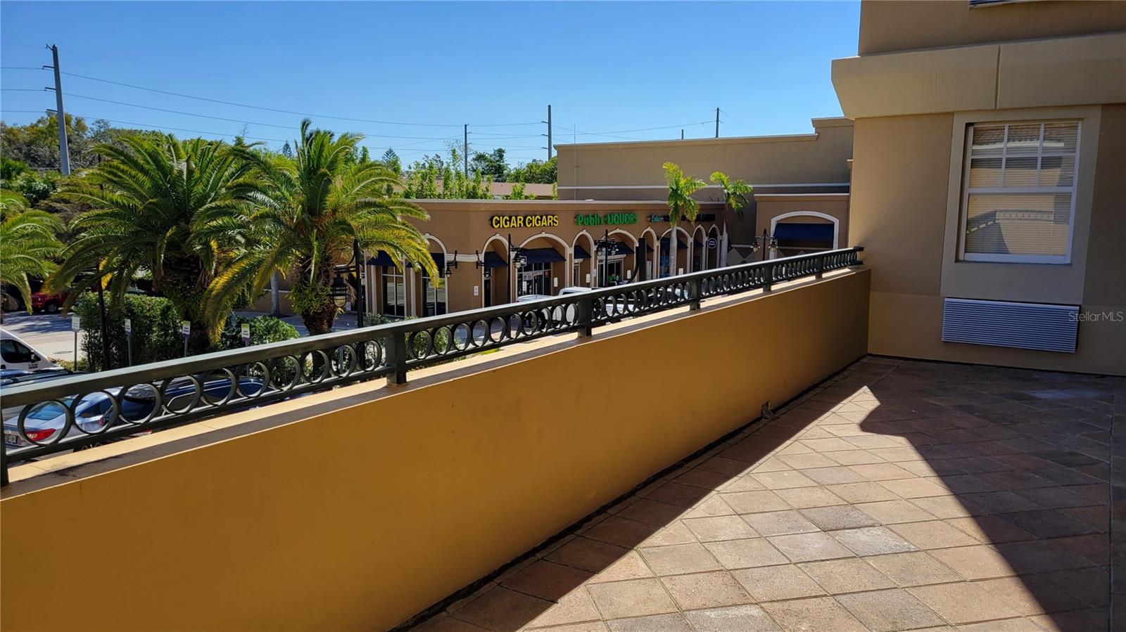 BROADWAY PROMENADE - Residential Lease