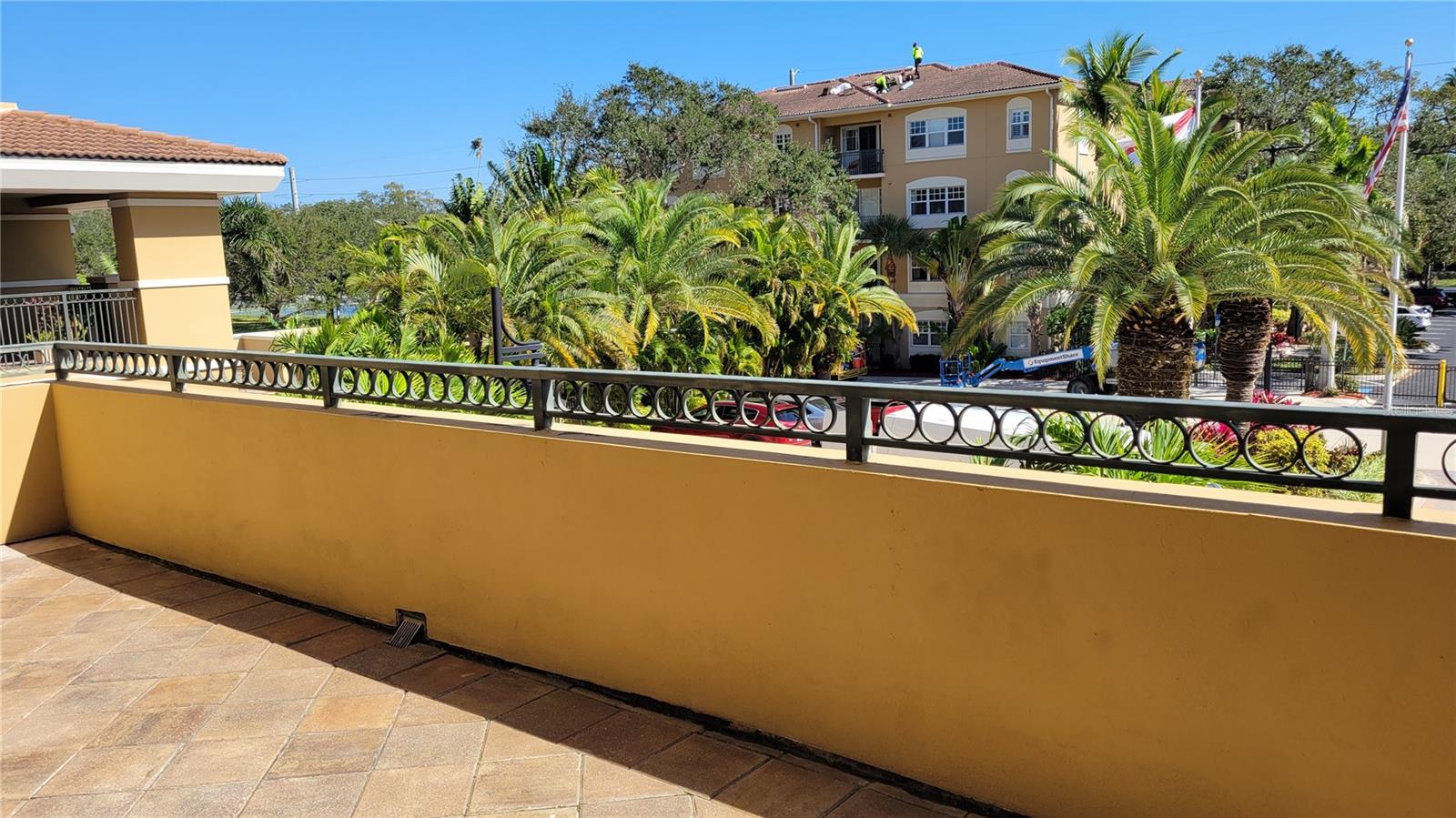 BROADWAY PROMENADE - Residential Lease