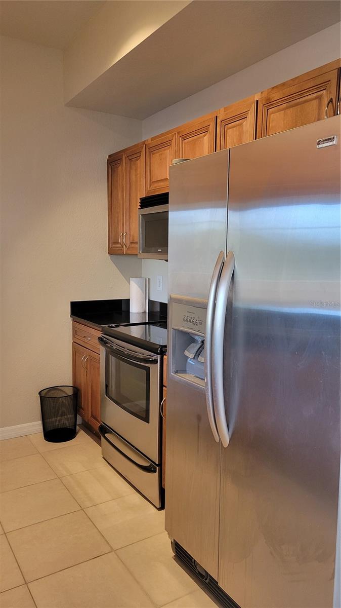 BROADWAY PROMENADE - Residential Lease