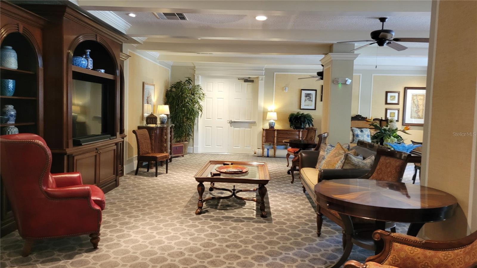 BROADWAY PROMENADE - Residential Lease