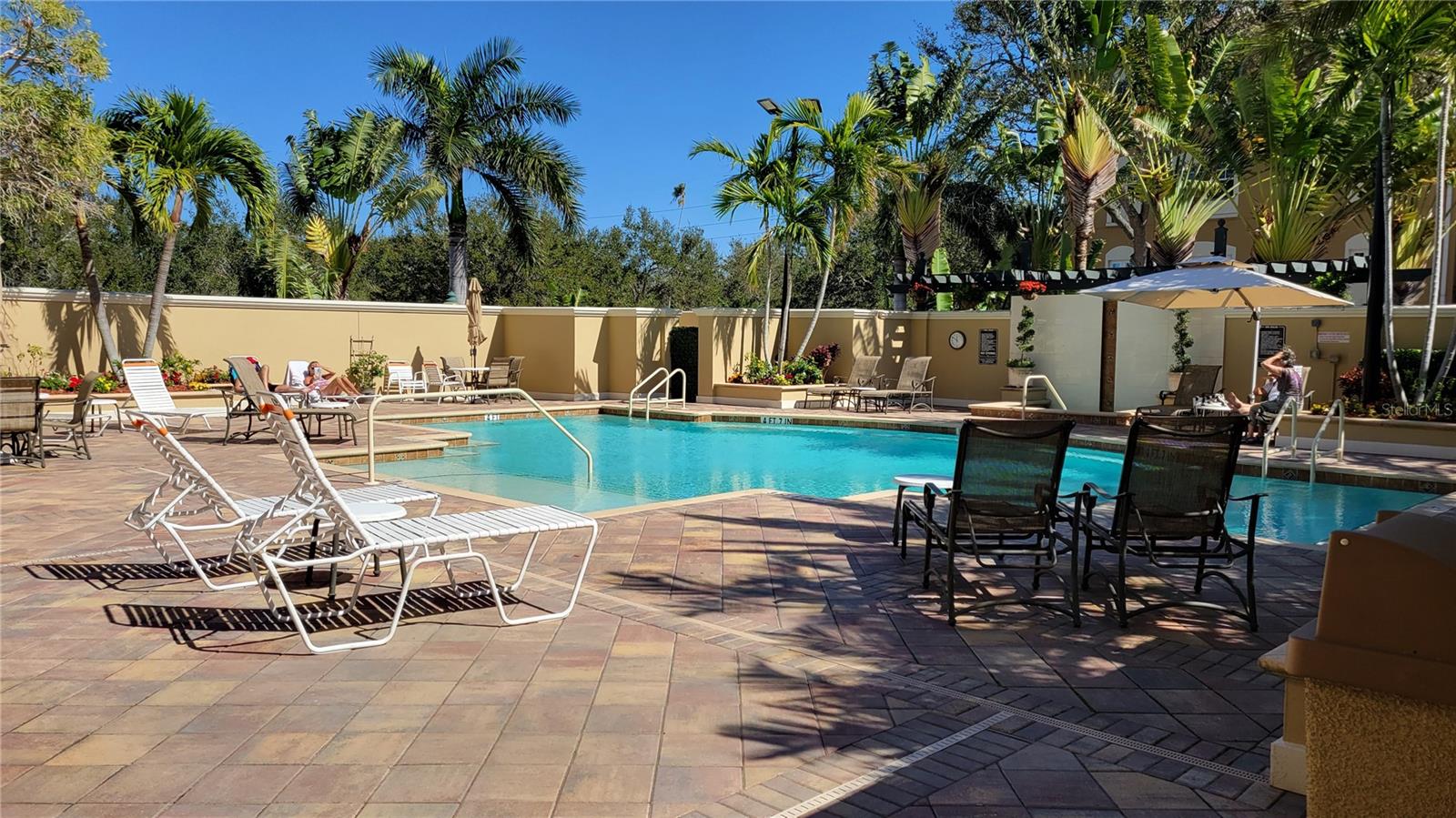 BROADWAY PROMENADE - Residential Lease