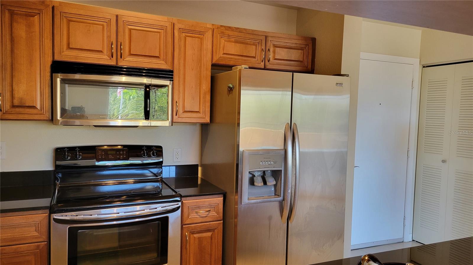 BROADWAY PROMENADE - Residential Lease