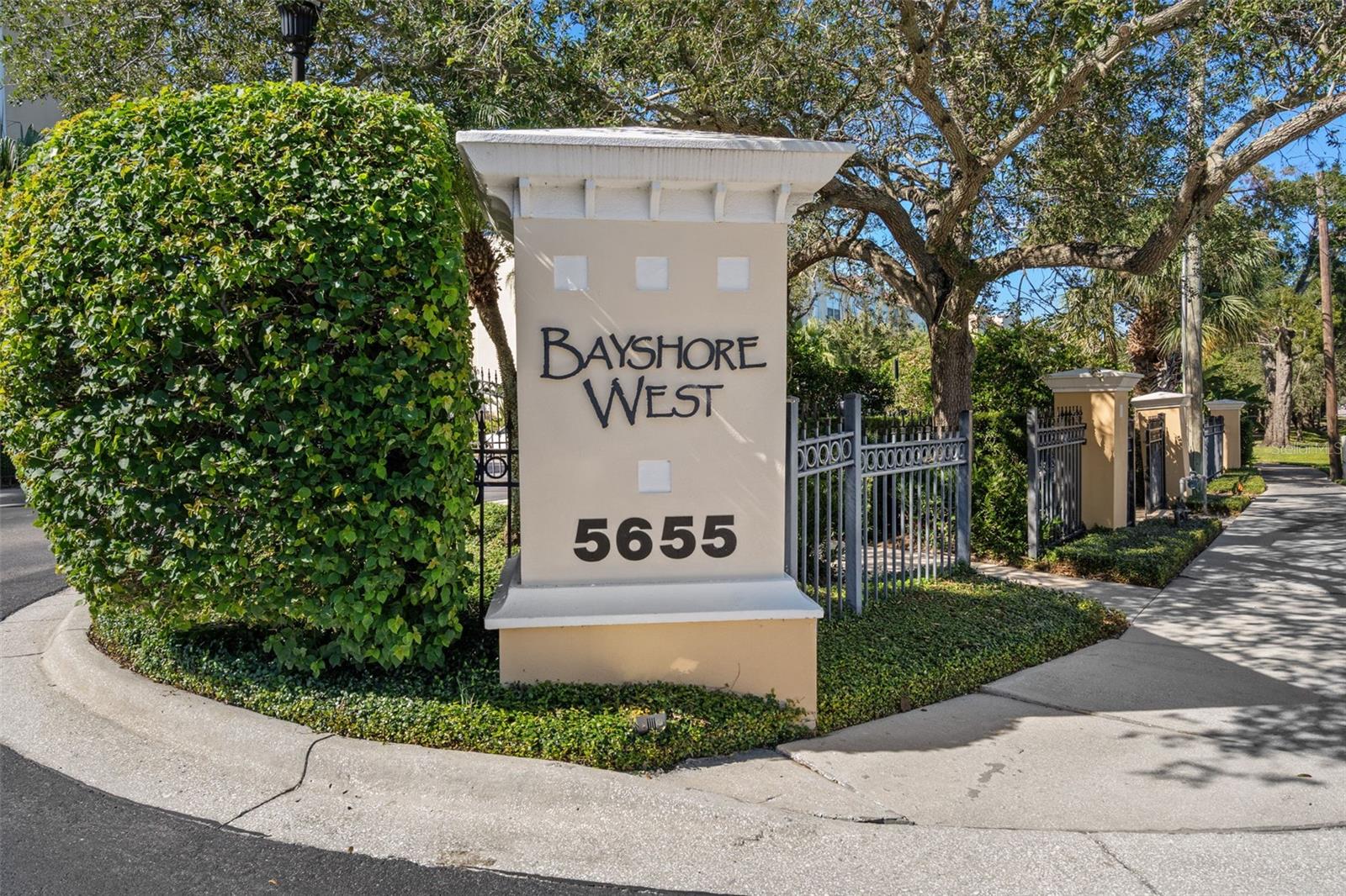 3181 BAYSHORE OAKS DRIVE