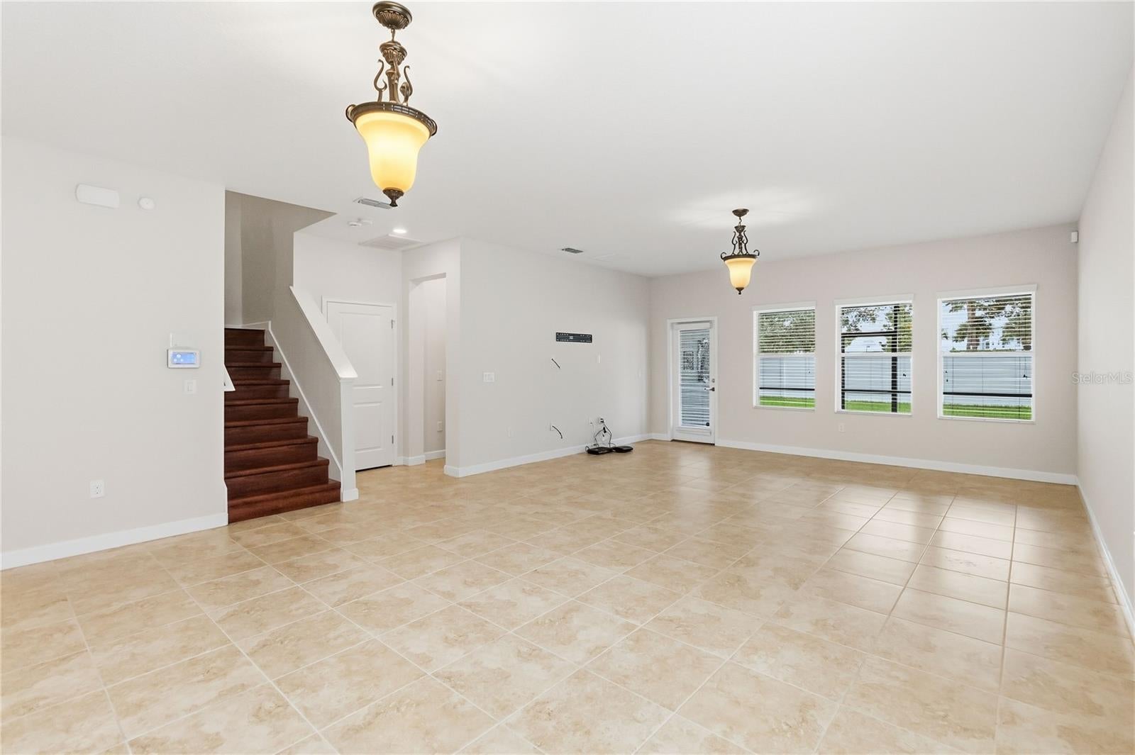 3074 WHITE HORSE COURT