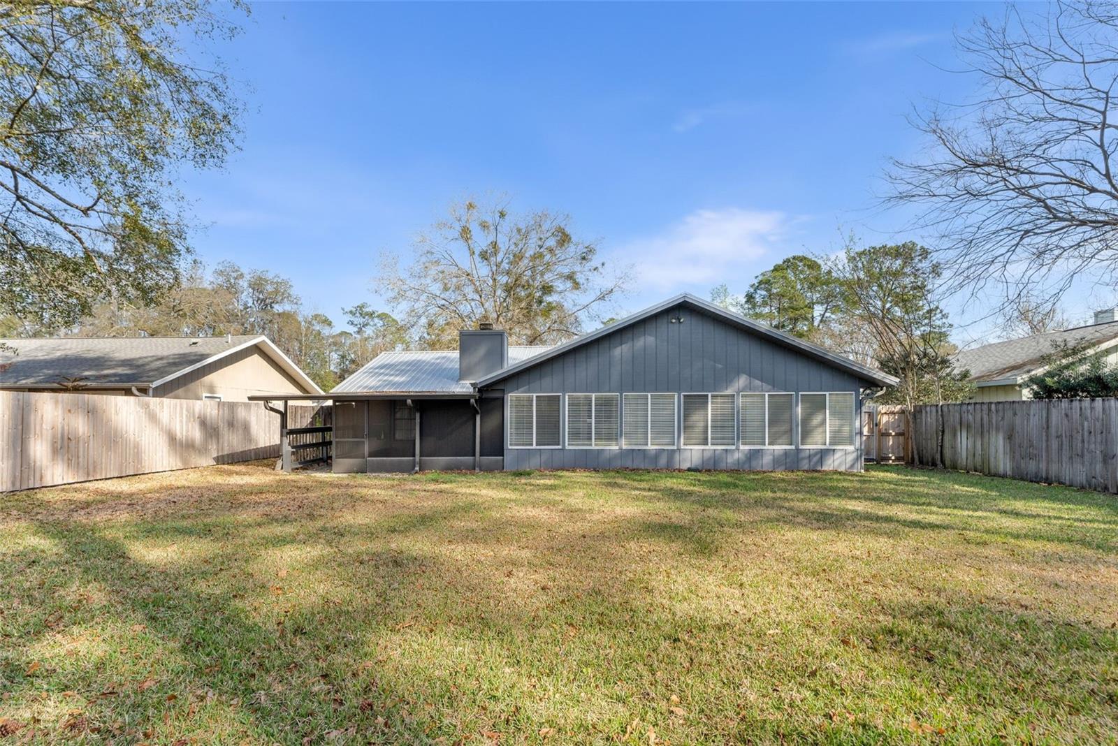 AUTUMN WOODS - Residential