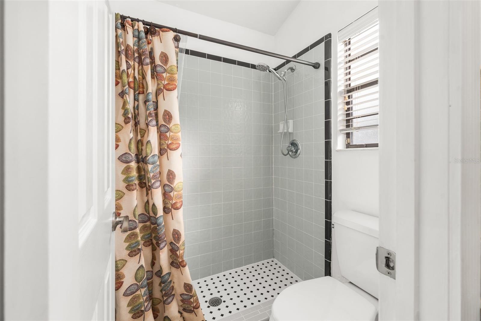 AUTUMN WOODS - Residential