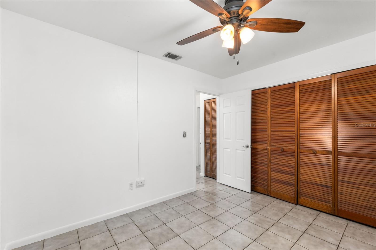 AUTUMN WOODS - Residential