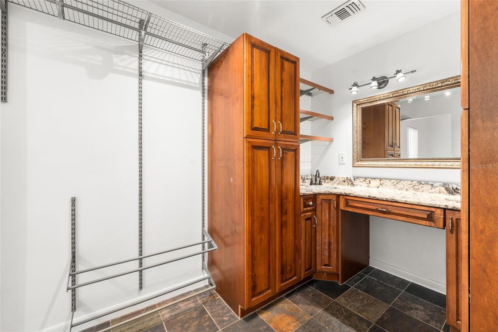 AUTUMN WOODS - Residential