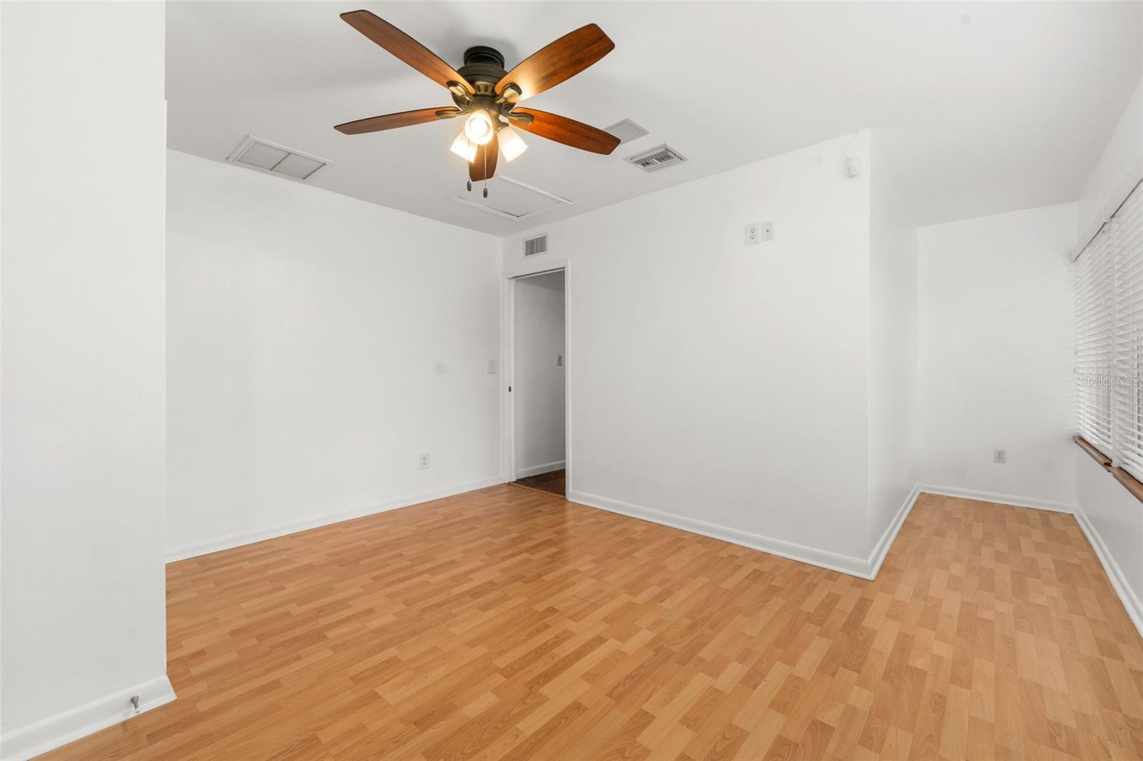 AUTUMN WOODS - Residential