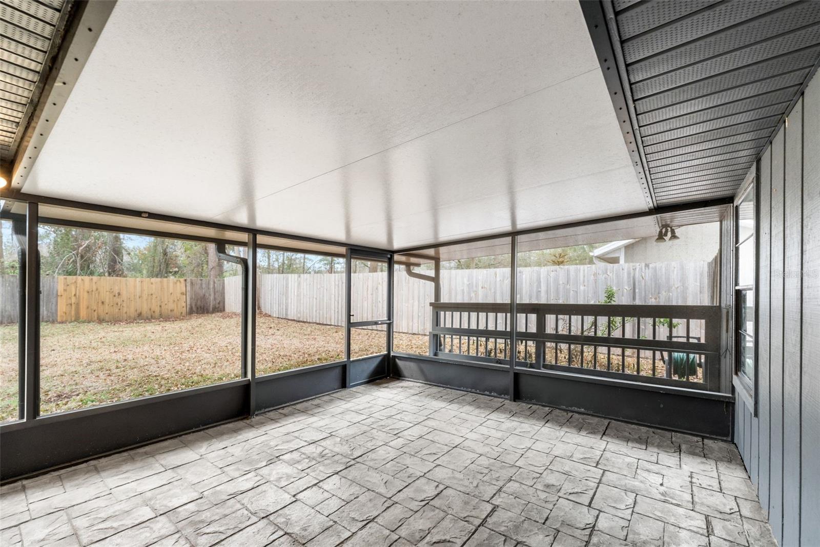 AUTUMN WOODS - Residential