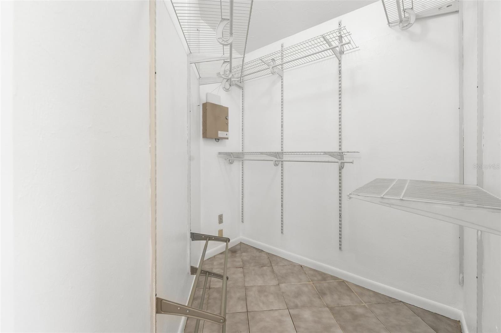 AUTUMN WOODS - Residential