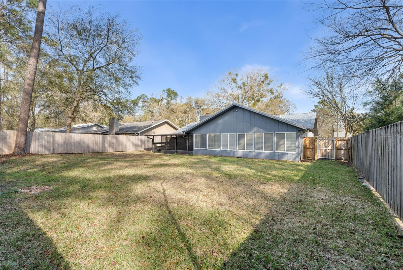 AUTUMN WOODS - Residential